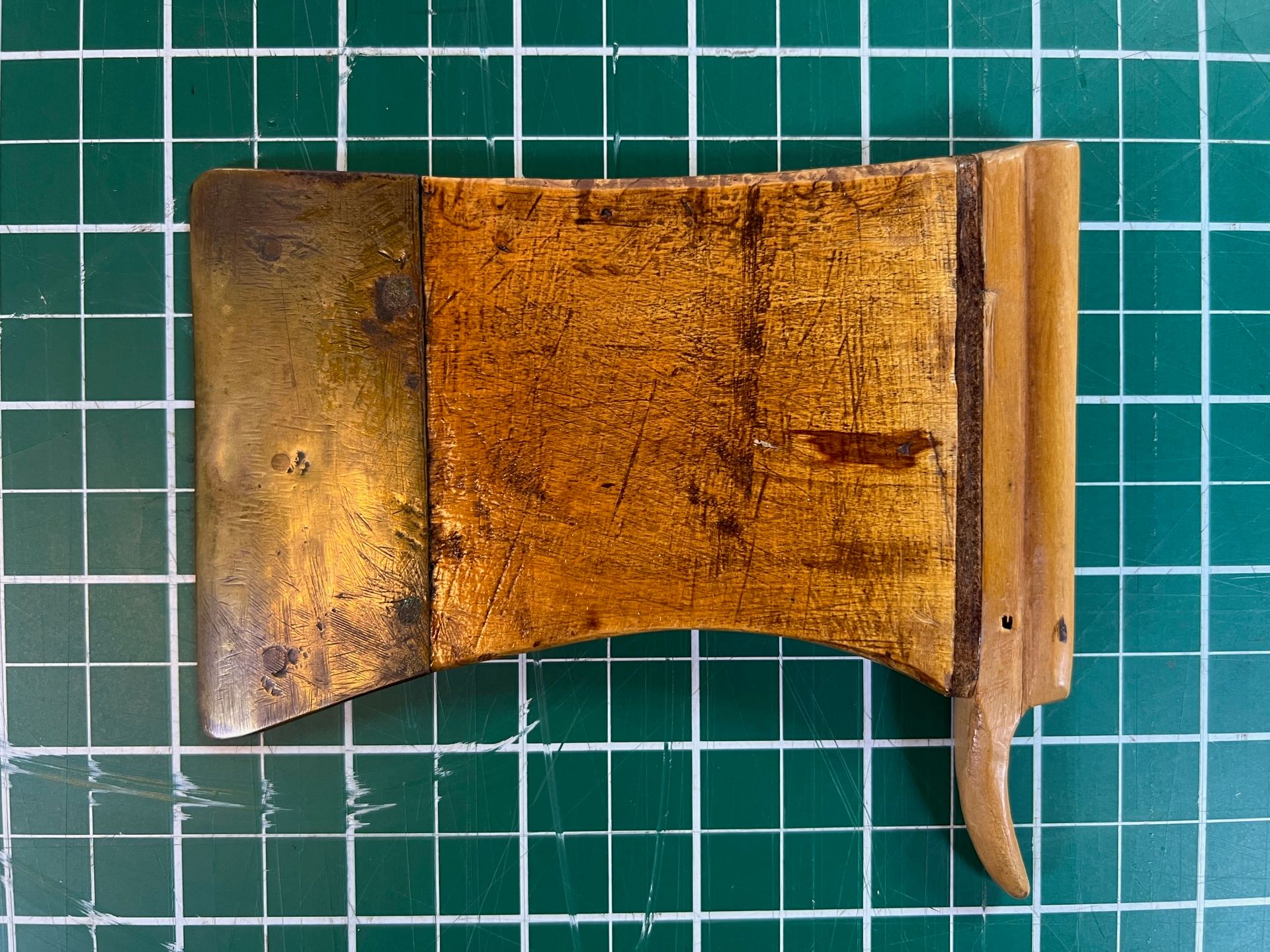 Net gauge, a tool used to keep the mesh of a fishing net the same size